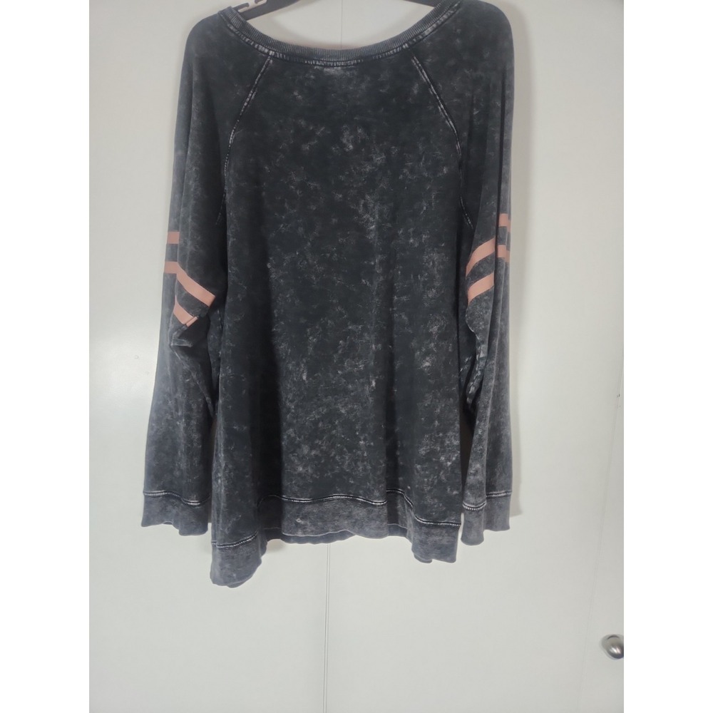 Torrid Love Sick Summoning The Spirits Dancing Skulls Womens Sweatshirts 3-3X - Picture 6 of 7